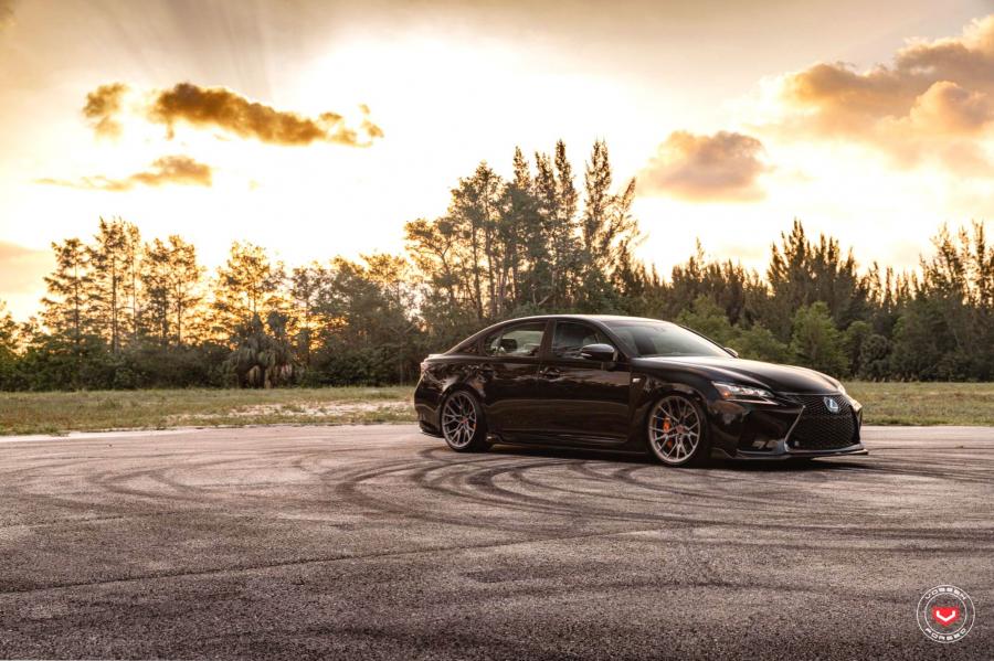  Lexus GS F on Vossen Wheels (M-X3) 2019 года  (фото 7 из 25)